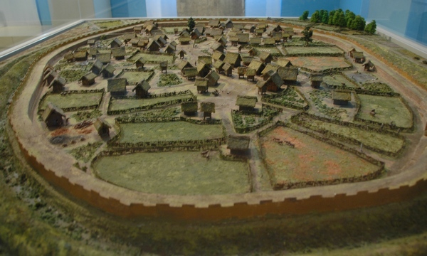 Hambach-Niederzier, Eburonian village, Model