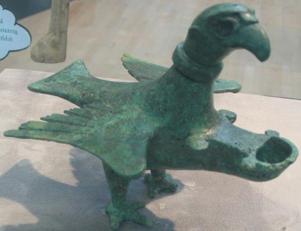 Haltern, Bird-shaped oil lamp