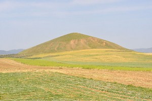 Bin Tepe, large tumulus