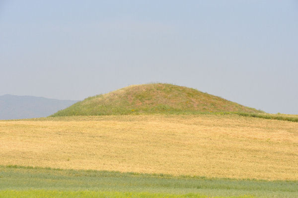 Bin Tepe, Funeral mound (2)