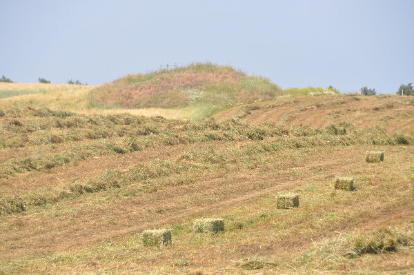 Bin Tepe, Small funeral mound