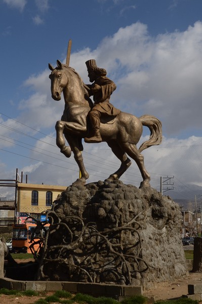 Yasuj, Statue of Ariobarzanes