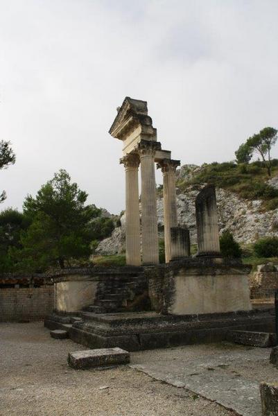 Glanum, Imperial temple