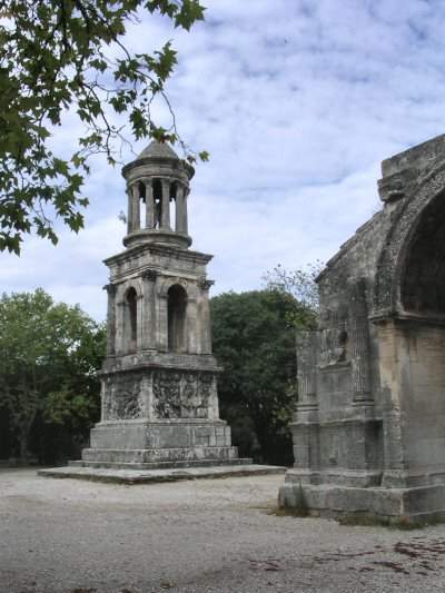 Glanum, Roman mausoleum (1)