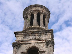 Glanum, Roman mausoleum
