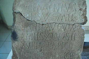 Tombstone of Q. Geminius, Lepcis Magna