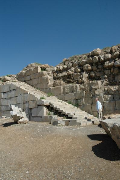 Kangavar, Stairs