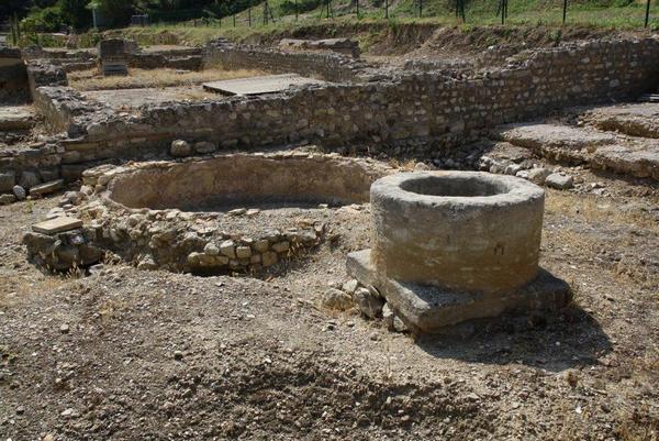 Narbo, Le Clos de la Lombarde, Well