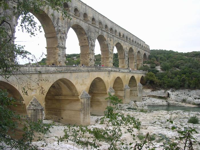 Pont du Gard from the southeast (1)