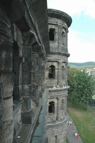 Trier, Porta Nigra, façade