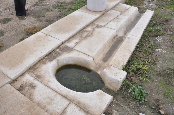 Pella, Agora, sewer