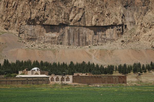 Behistun, Unfinished Sasanian relief