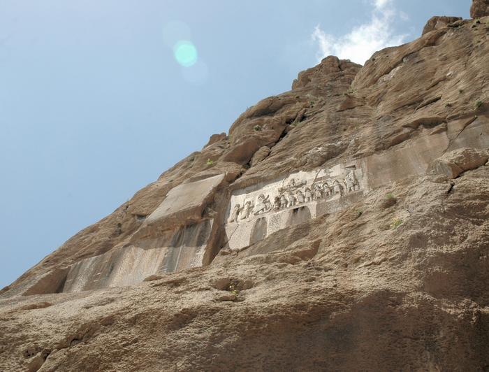 Behistun, Darius' relief, seen from below