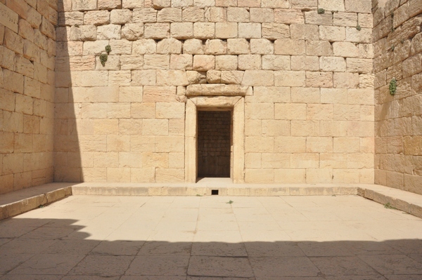 Bishapur, So-called Temple of Anahita, court