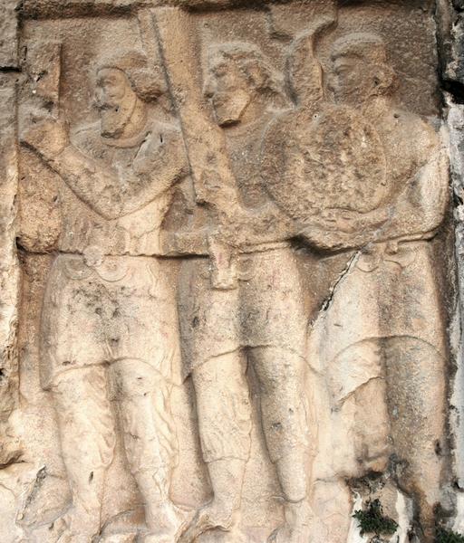 Bishapur, Relief 2, Men with barsoms