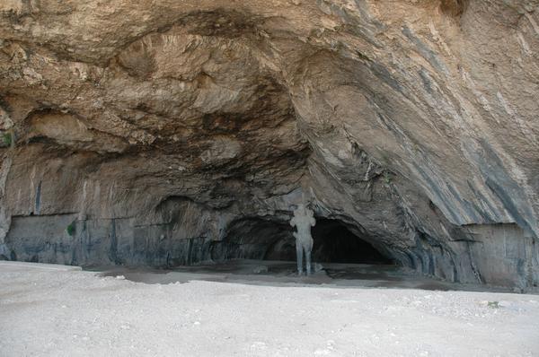 Bishapur, Cave of Shapur, Inside (1)