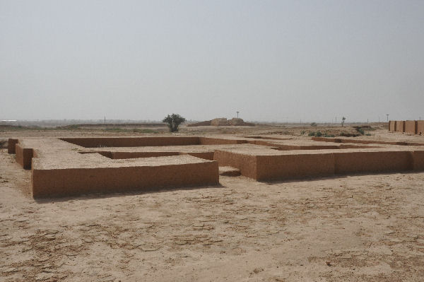 Choga Zanbil, Outer Court, Temple in front of the Royal Gate