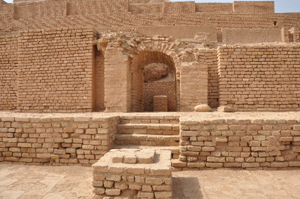 Choga Zanbil, Ziggurat, Small gate