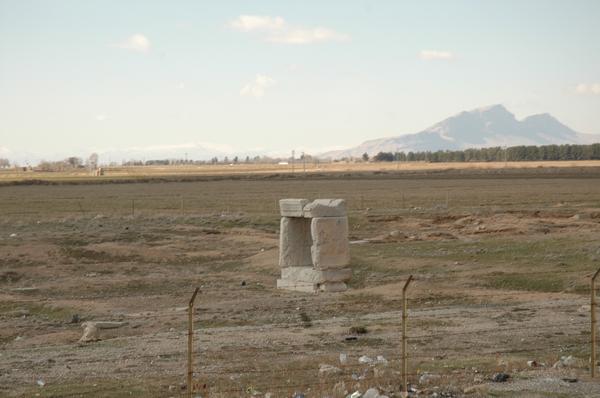 Persepolis, Lower City, Unidentified structure