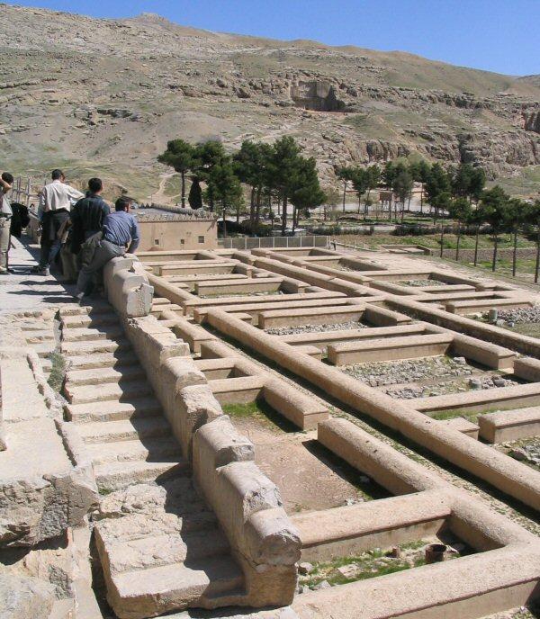 Persepolis, Southern storerooms, Staircase