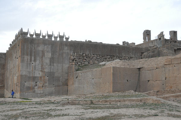 Persepolis, Terrace, Southwestern corner (with "horns") - Livius