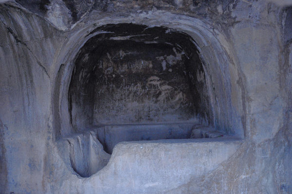 Persepolis, Tomb of Artaxerxes II Mnemon, Sarcophagus