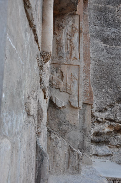 Persepolis, Tomb of Artaxerxes II Mnemon, Relief of soldiers