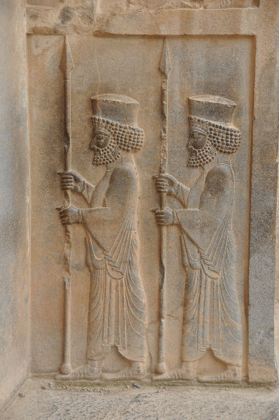 Persepolis, Tomb of Artaxerxes III Ochus, Relief of soldiers (2)