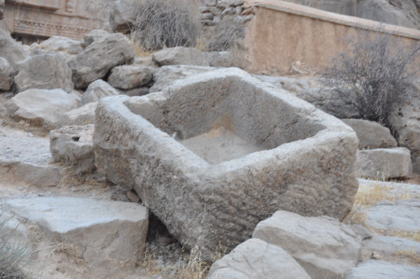 Persepolis, Tomb of Artaxerxes II Mnemon, Water basin