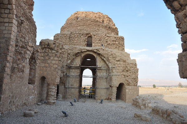 Sarvestan, small dome, general