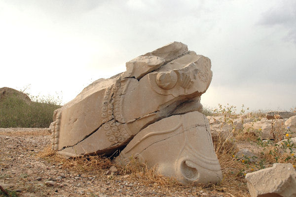 Susa, Apadana, Ruined sculpture (3)