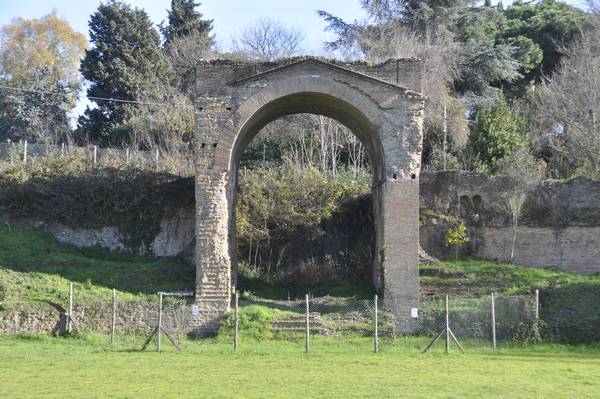 Rome, Circus of Maxentius, Triumphal exit