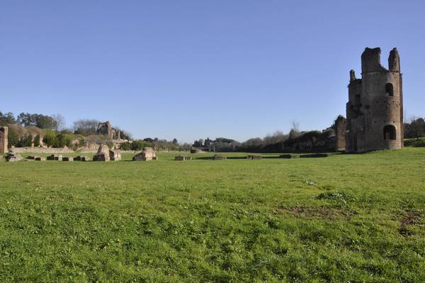 Rome, Circus of Maxentius, View from the starting boxes