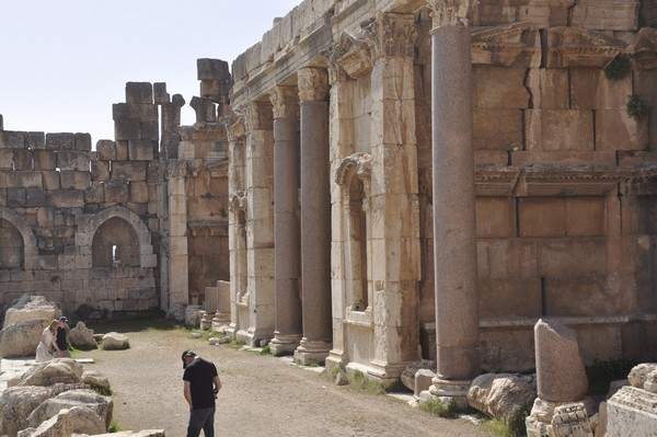 Baalbek, Temple of Jupiter, Great Court, North portico (4)