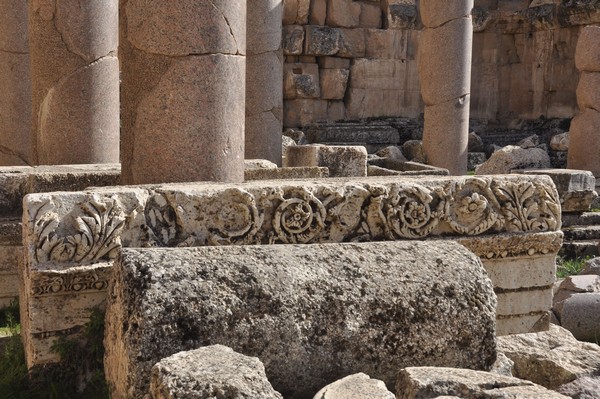 Baalbek, temple of Jupiter, Great Court, Decoration (2)