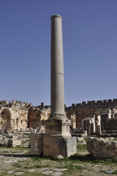 Baalbek, temple of Jupiter, Great Court, Northern column