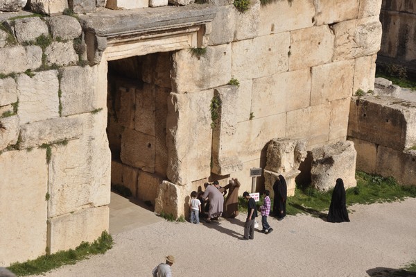 Baalbek, temple of Jupiter, Great Court, Tunnel, Entrance