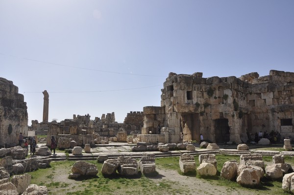 Baalbek, Temple of Jupiter, Panorama of the Hexagonal Court (1)