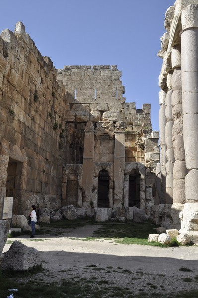 Baalbek, Temple of Jupiter, Propylaea (3)