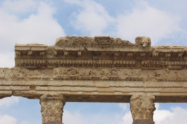 Baalbek, Temple of Jupiter, Shrine, Architrave