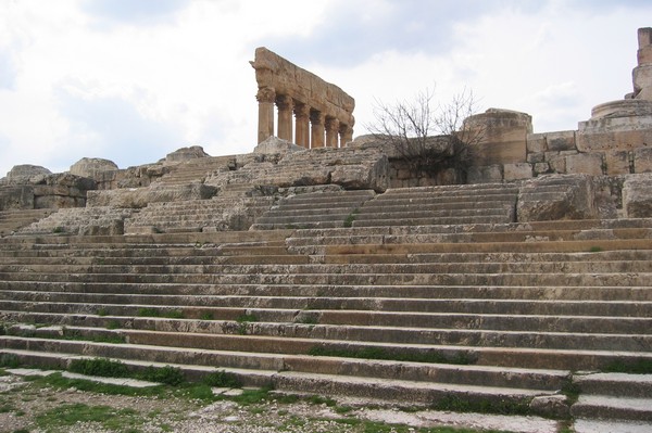 Baalbek, Temple of Jupiter, Shrine, Stairs