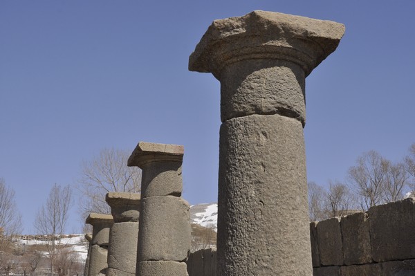 Faqra, Byzantine Church, Capitals