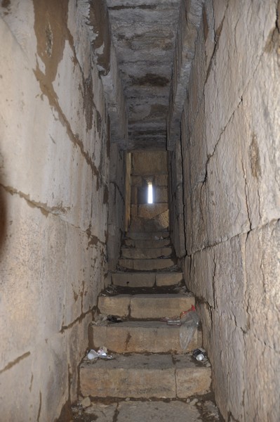 Faqra, Tower of Claudius, Staircase