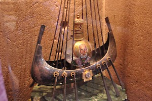 Relic holder with bones of St Nicholas. Cathedral of Worms (Germany)