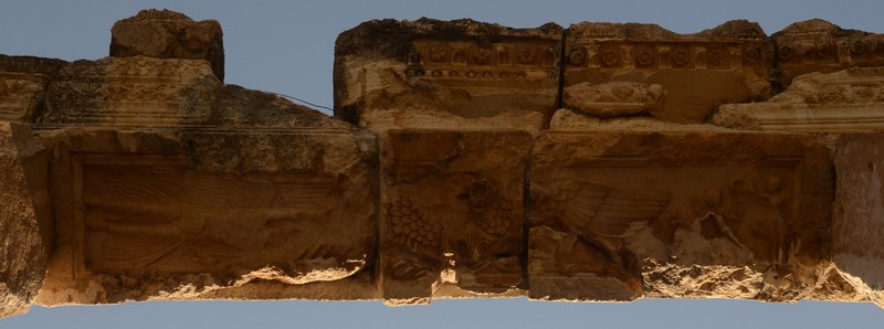 Niha, Large Temple, Lintel with relief of an eagle