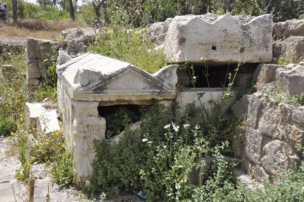 Tyre, Al-Bass Cemetery, sarcophagi (3)
