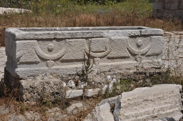 Tyre, Al-Bass Cemetery, sarcophagus (1)