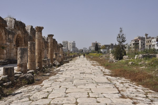 Tyre, Al-Bass Cemetery, cemetery road (1)