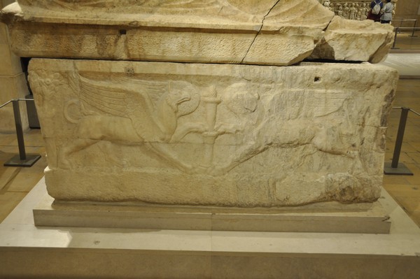 Tyre, Sarcophagus of the Drunken Cupids, back