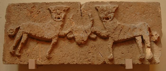 Ghirza, Mausoleum South NN, predators and bull's head
